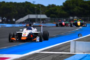 Kucharczyk (BVM Racing) finishes the job at Ricard’s Race 1